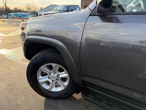 Used 2018 Toyota 4Runner SR5 Premium image 42