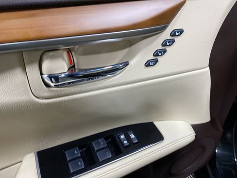 Used 2018 Lexus ES 300h image 16