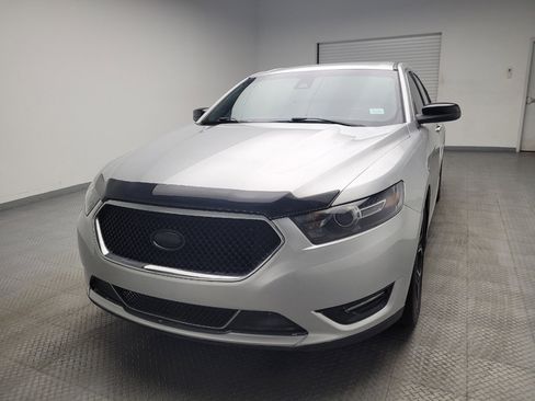 Used 2018 Ford Taurus SHO image 15