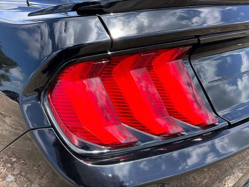 Used 2020 Ford Mustang GT RWD image 29