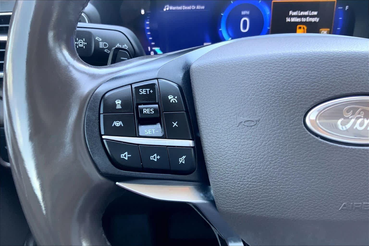 Used 2020 Ford Explorer Platinum w/ Premium Technology Package AWD/4WD image 24