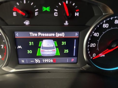 Used 2023 Chevrolet Traverse LT image 42