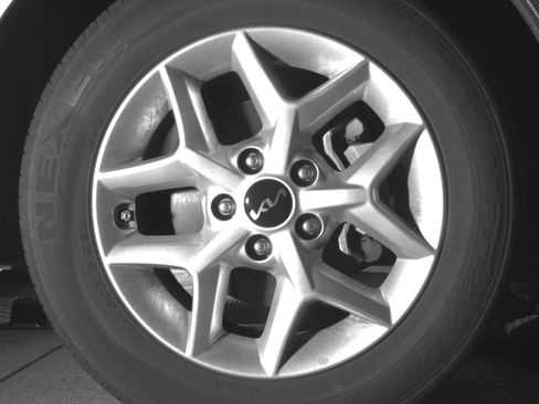Used 2025 Kia Soul LX w/ LX Technology Package FWD image 16
