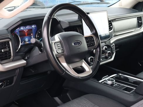 Used 2024 Ford Expedition XLT RWD image 13