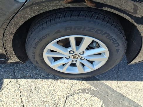 Used 2025 Toyota Camry LE image 9