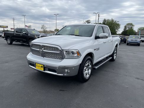 Used 2018 RAM 1500 Laramie w/ Convenience Group AWD/4WD image 4