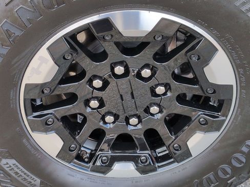 Used 2024 GMC Hummer EV 3X w/ Extreme Off-Road Package image 13