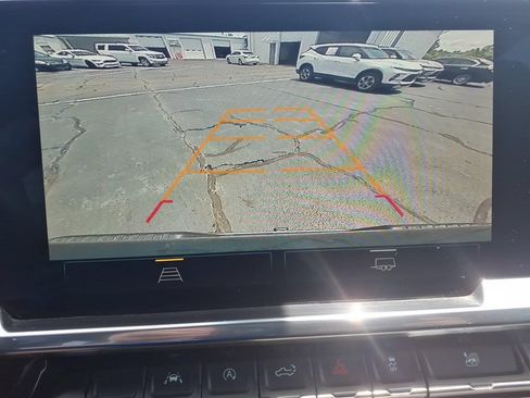 Used 2025 Chevrolet Silverado 1500 LT RWD image 28
