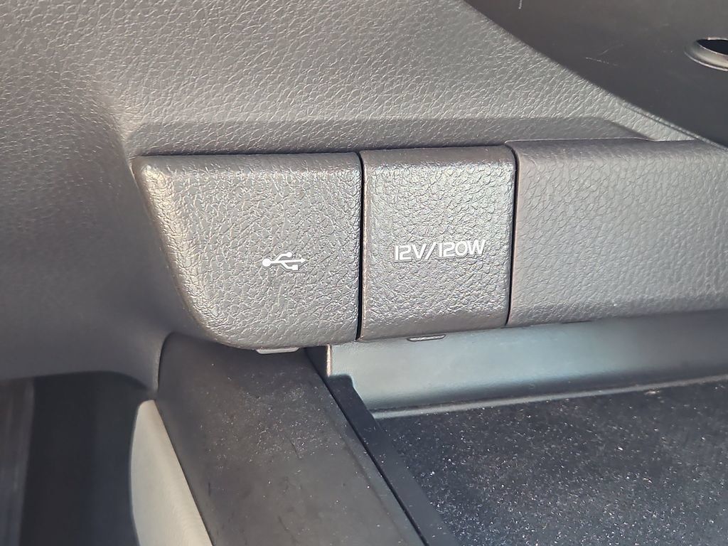 Used 2023 Toyota Camry LE AWD/4WD image 17