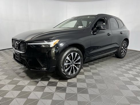 Used 2025 Volvo XC60 B5 Plus image 9