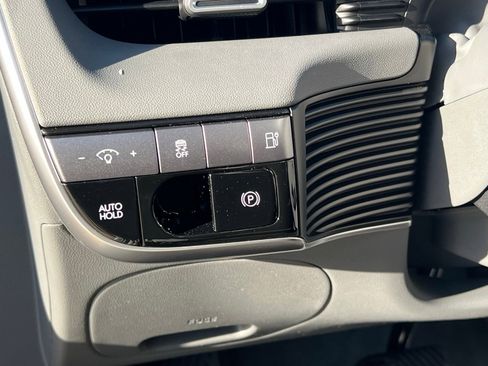 New 2026 Hyundai Ioniq 5 SE image 24