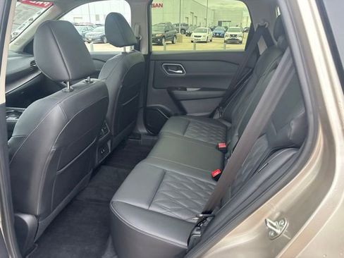 Used 2025 Nissan Rogue Platinum AWD/4WD image 10