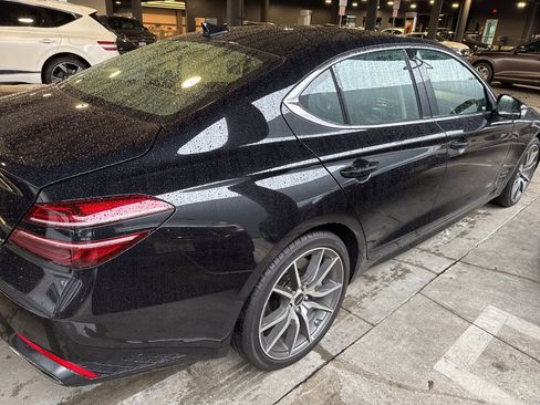 Used 2025 Genesis G70 2.5T image 7