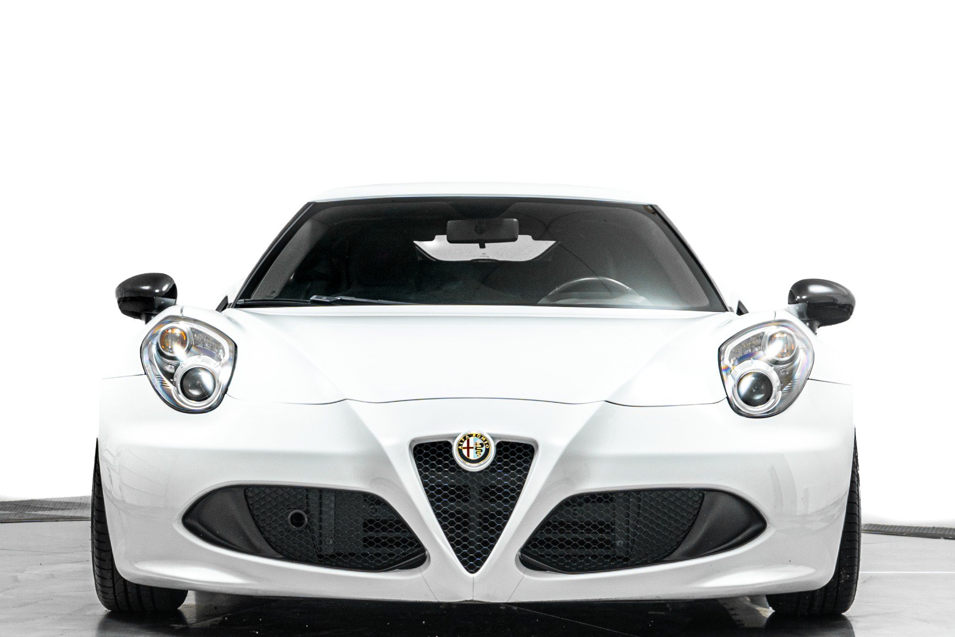 Used 2015 Alfa Romeo 4C Coupe w/ Leather Interior Group RWD image 4