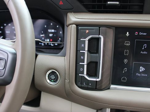 Used 2023 GMC Yukon Denali image 24
