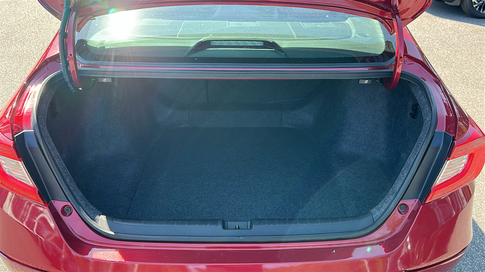 Used 2021 Honda Accord EX image 7