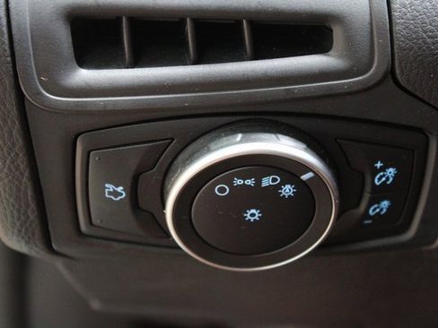 Used 2018 Ford Focus SE image 9