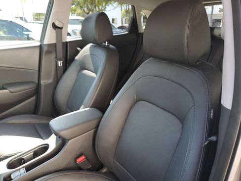 Used 2023 Hyundai Kona Limited FWD image 19