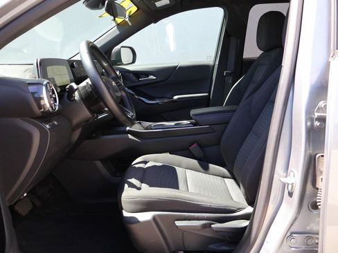 Used 2025 Chevrolet Equinox LT AWD/4WD image 8