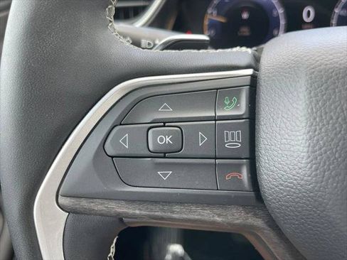 Certified 2025 Jeep Grand Cherokee Limited w/ Luxury Tech Group II AWD/4WD image 26