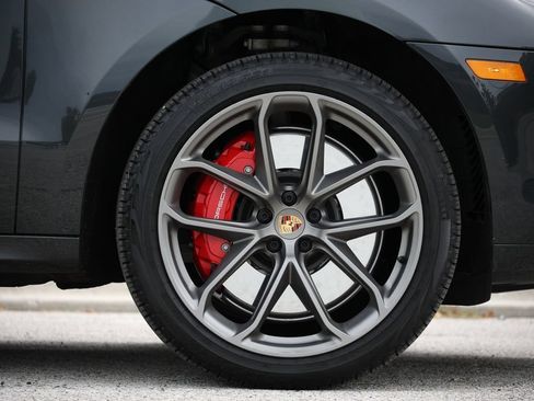 Certified 2025 Porsche Macan GTS AWD/4WD image 33