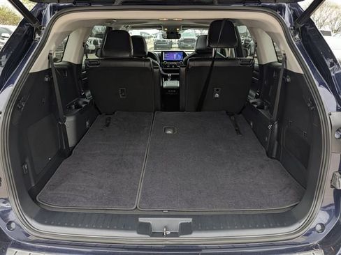 Used 2023 Toyota Highlander Limited image 30