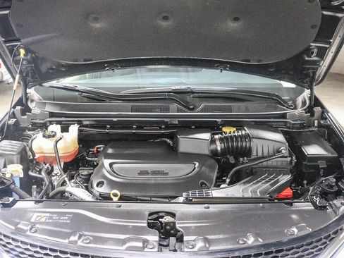 Used 2019 Chrysler Pacifica Limited w/ Advanced Safetytec Group FWD image 29