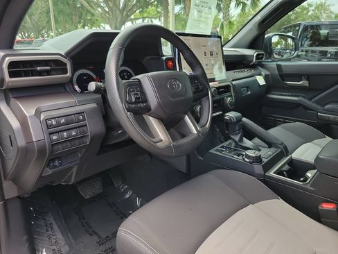 Used 2025 Toyota Tacoma TRD Off-Road AWD/4WD image 13