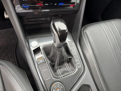 Used 2024 Volkswagen Tiguan SE R-Line AWD/4WD image 21