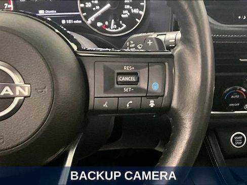 Used 2023 Nissan Rogue SL AWD/4WD image 16