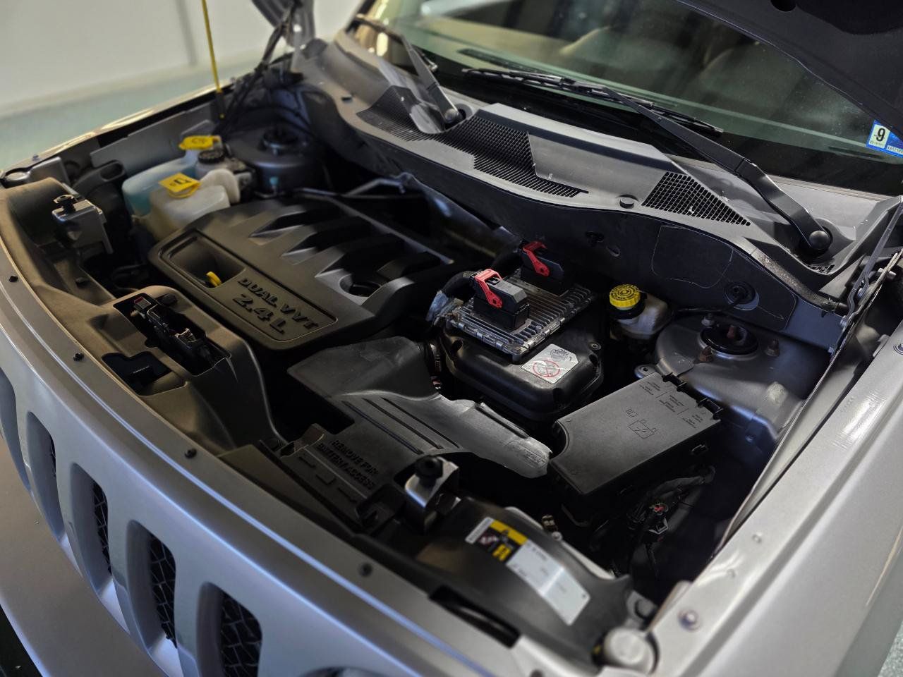 Used 2015 Jeep Patriot High Altitude AWD/4WD image 37