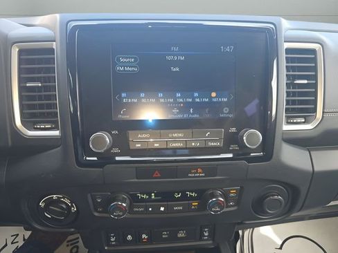 Certified 2022 Nissan Frontier SV image 14