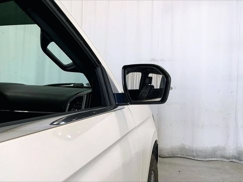 Used 2018 Ford Expedition XLT w/ Equipment Group 202A RWD image 11
