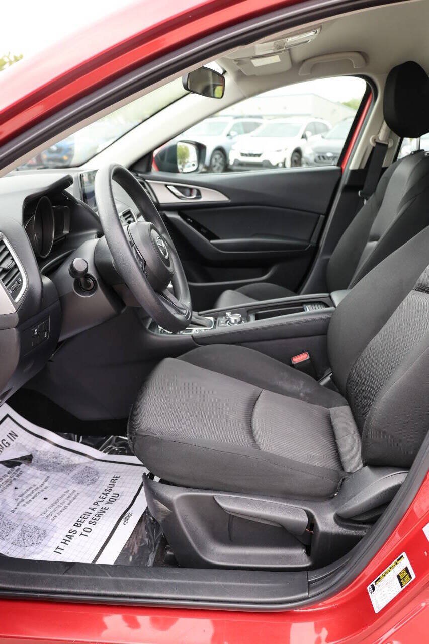 Used 2018 MAZDA MAZDA3 Sport FWD image 13