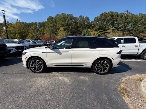 New 2026 Lincoln Nautilus Reserve image 4