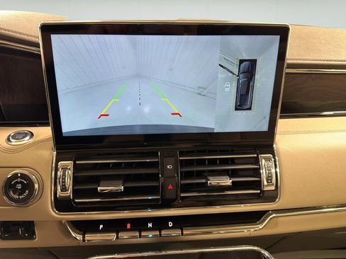 Used 2024 Lincoln Navigator L Reserve AWD/4WD image 15