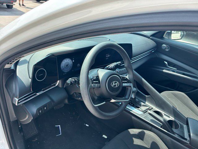 Used 2024 Hyundai Elantra SEL FWD image 61