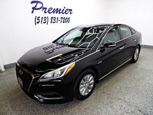 Used 2016 Hyundai Sonata SE image 1