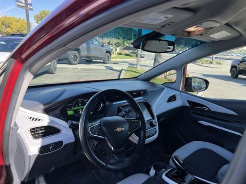 Used 2020 Chevrolet Bolt LT image 10