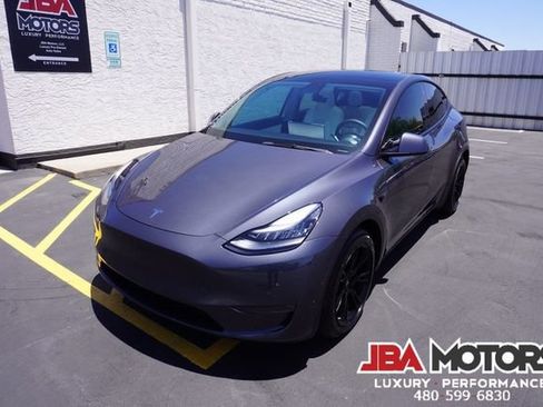 Used 2021 Tesla Model Y Long Range AWD/4WD image 25