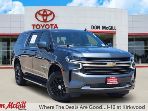 Used 2021 Chevrolet Suburban LT RWD image 1
