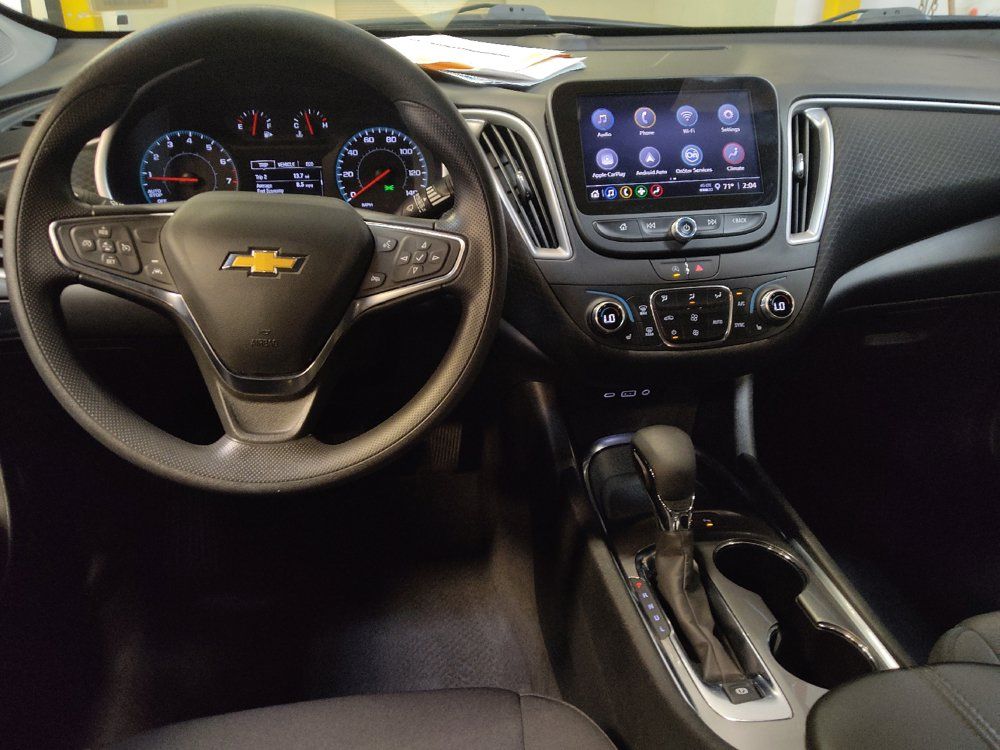 Used 2025 Chevrolet Malibu LT FWD image 22