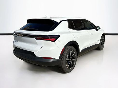 New 2026 Chevrolet Equinox EV LT image 6