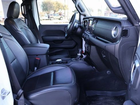 Used 2021 Jeep Gladiator Overland w/ Popular Equipment Package image 23