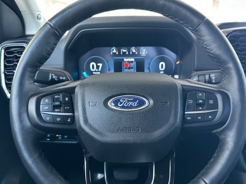 Used 2025 Ford Ranger Lariat w/ FX4 Off-Road Package AWD/4WD image 23