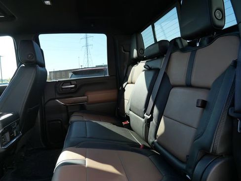 Used 2023 Chevrolet Silverado 2500 High Country w/ LPO, Dark Essentials Package AWD/4WD image 14