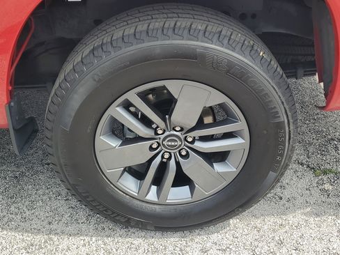 Certified 2025 Nissan Frontier SV RWD image 7