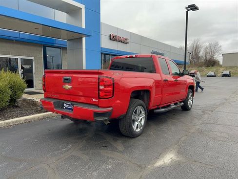 Used 2018 Chevrolet Silverado 1500 Custom w/ Custom Value Package image 7