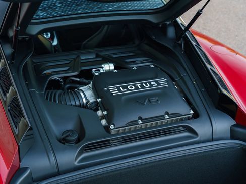 Used 2025 Lotus Emira RWD image 10
