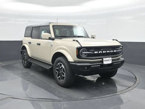 New 2026 Ford Bronco Outer Banks AWD/4WD image 8